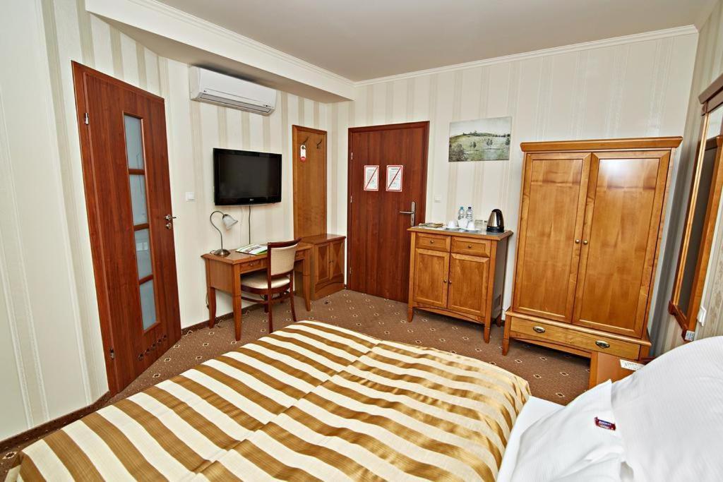 Hotel Soccer Sport Radomsko Exterior foto